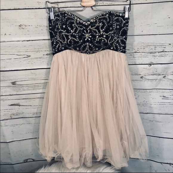 BLONDIE NITES PARTY DRESS - Picture 3 of 7